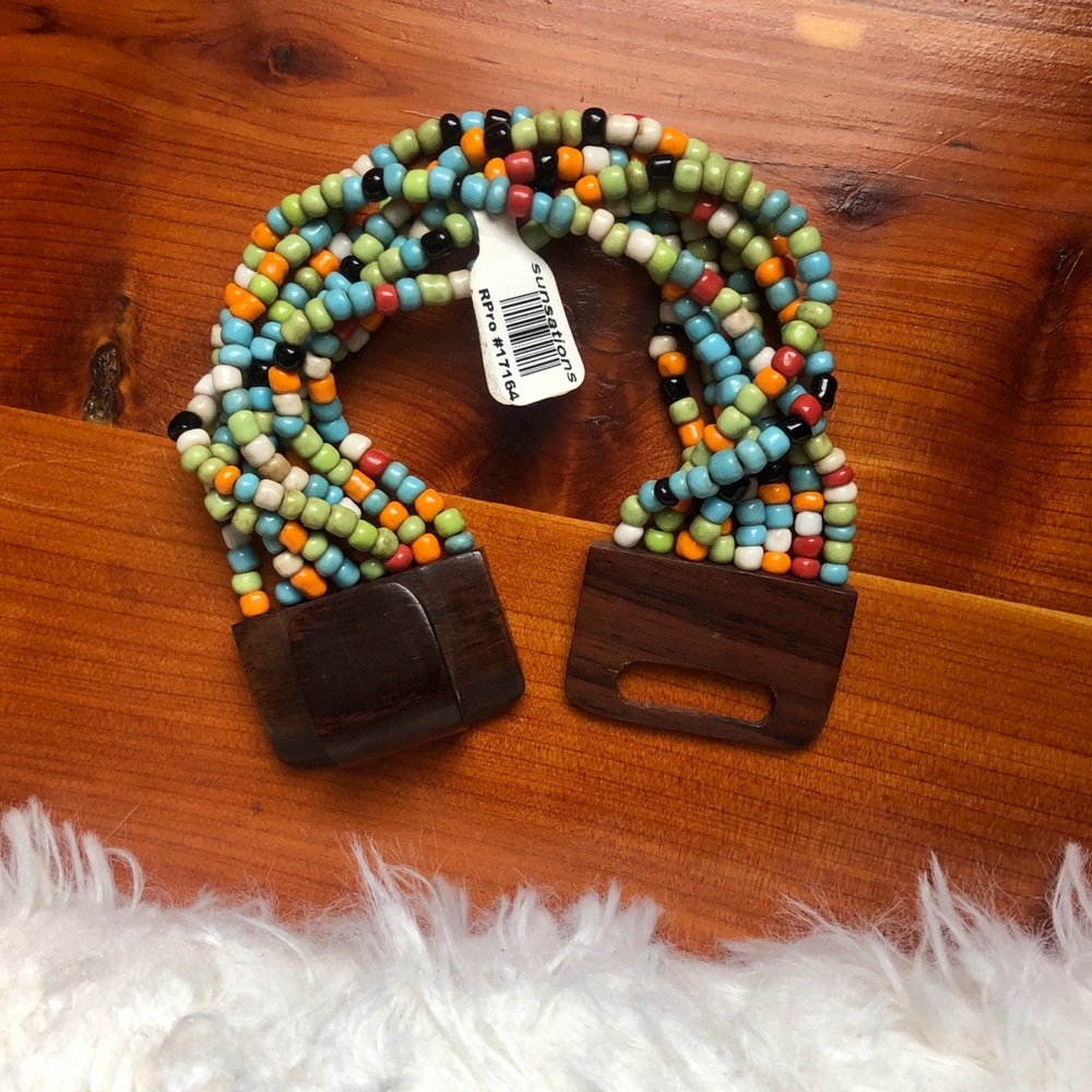 🆕 Beaded Stretch Bracelet w/ wooden clasp